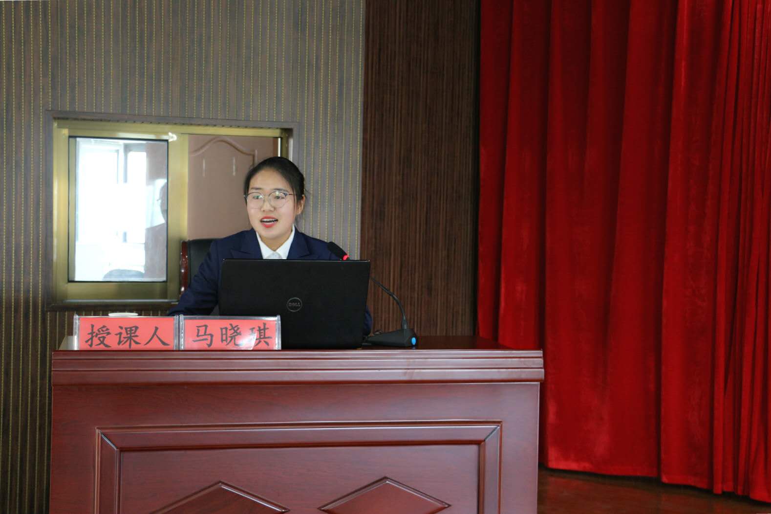 晓琪.jpg