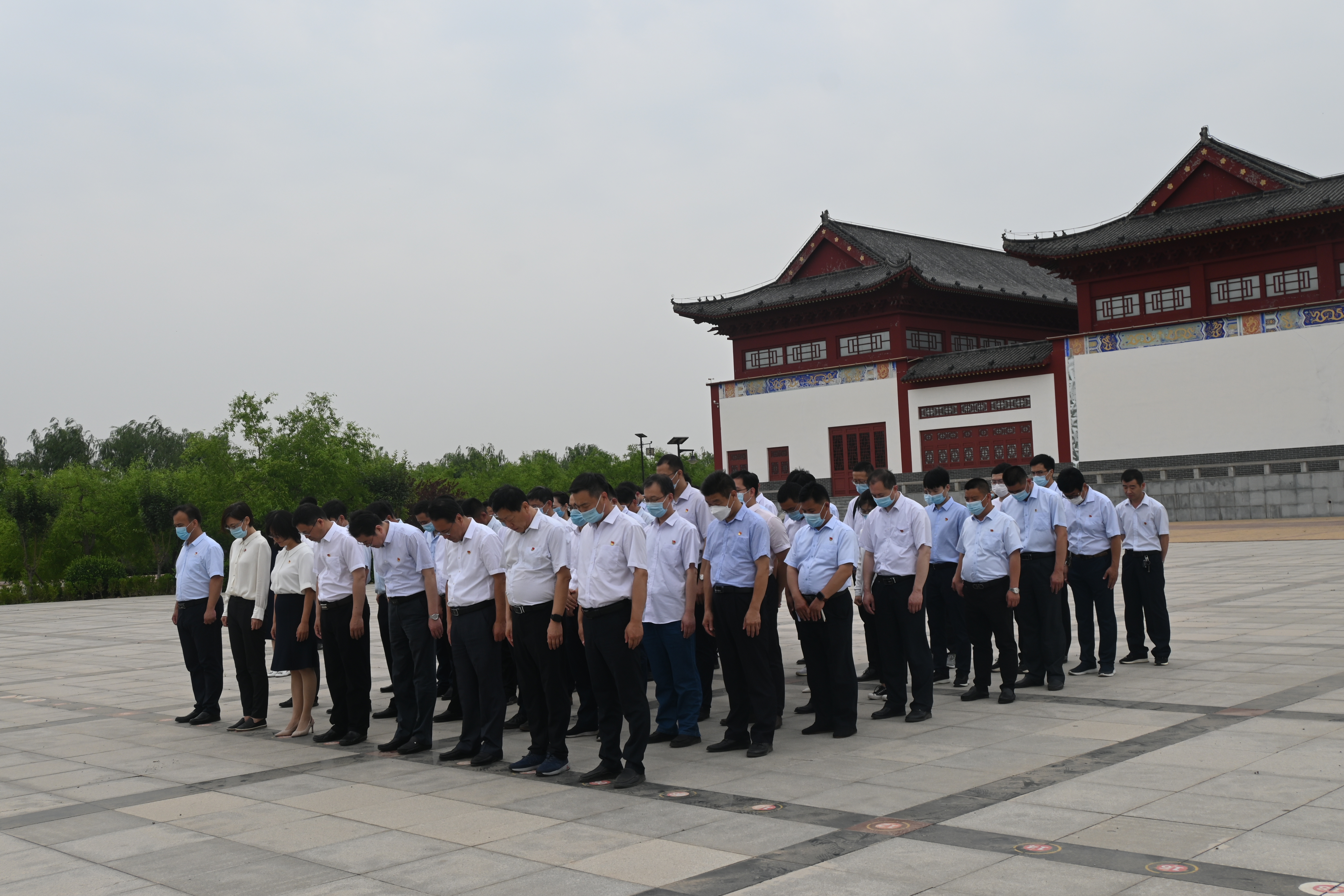 缅怀革命先辈仪式.JPG