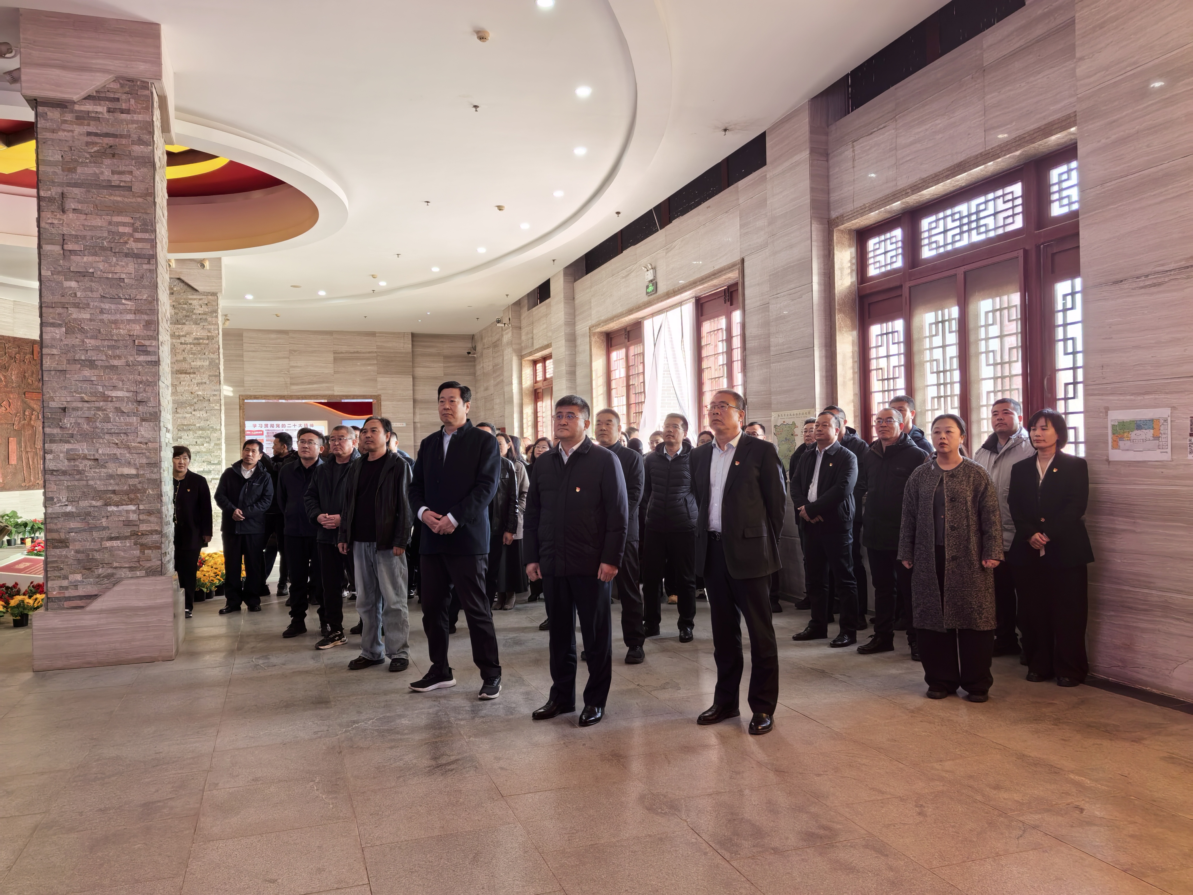 11月26日,山东高速德州发展有限公司党员干部到冀鲁边区革命纪念园参观学习.jpg 11月26日,山东高速德州发展有限公司党员干部到冀鲁边区革命纪念园参观学习.jpg